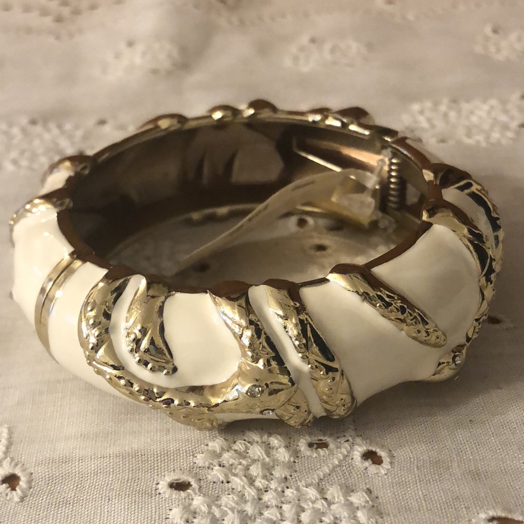 Sequin Brand Cream Enamel Snake Bangle Nwt 18$